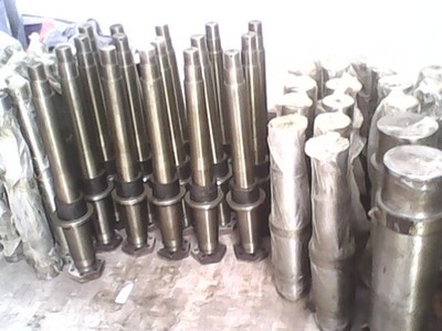供应3216型雷蒙磨粉机配件 磨辊、磨环、梅花架等，郑州昌茂机械设备